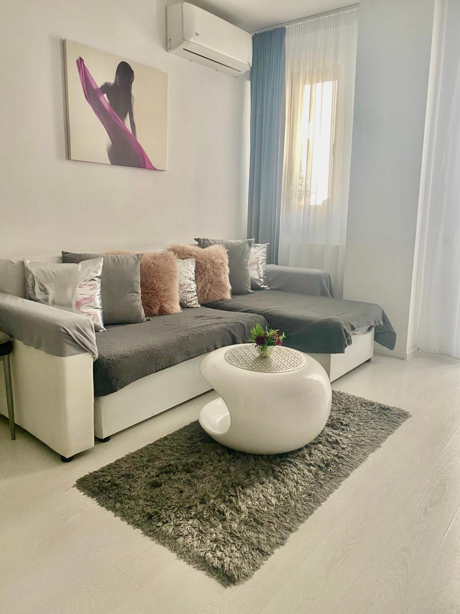 White Luxury Apartment Sibiu Exterior foto
